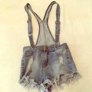 Cute high-wasted overalls